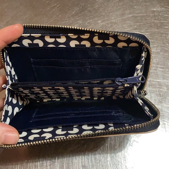 Vera Bradley Wallet - Picture 4 of 5